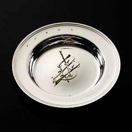 silver dish with skis