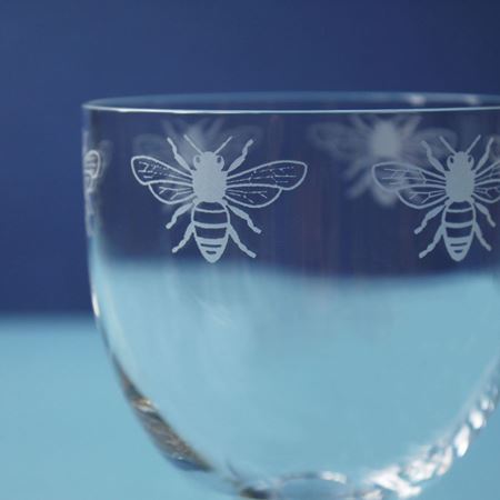 Picture of A Pair of Bee Wine Glasses