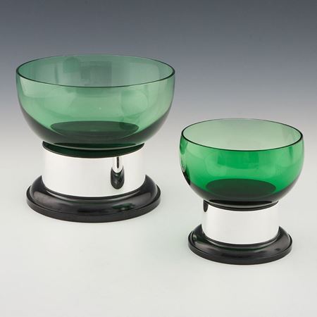 Emerald Green Bowl on Plinth with Nickel Plate Band