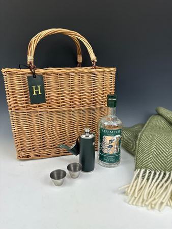 Dorset Insulated Wicker Picnic Hamper with Personalisation